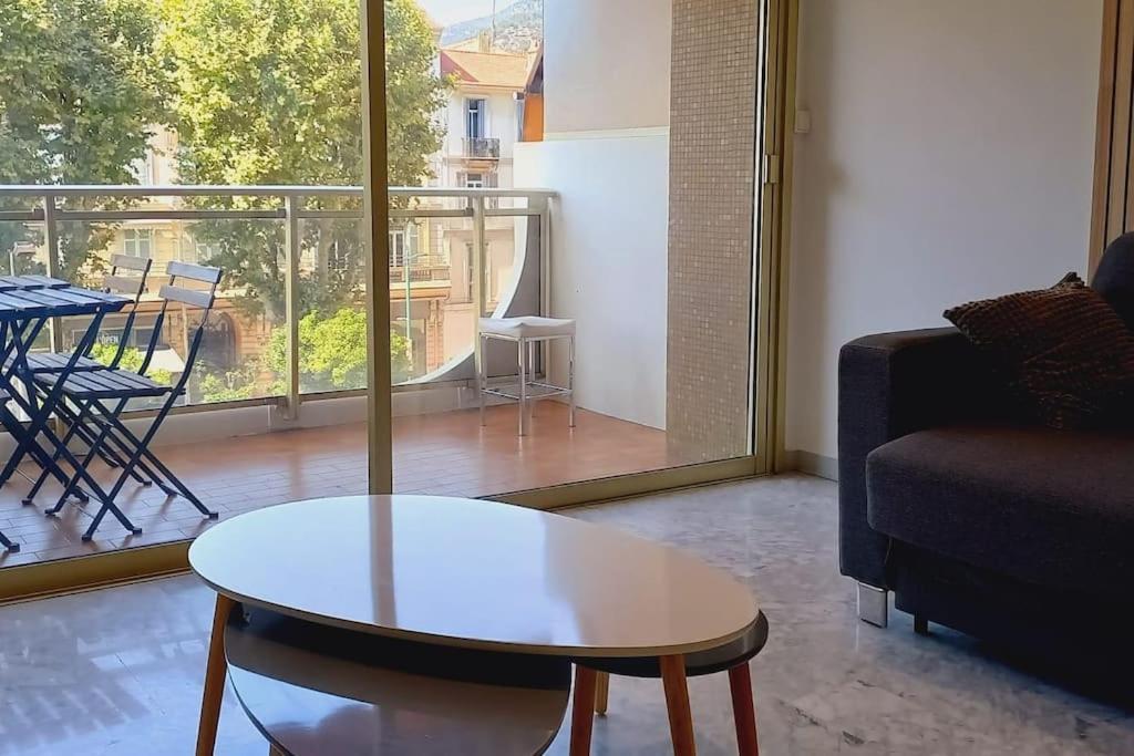 Immeuble Le Regency, Appartement 4 Pieces, 80 Metres De La Plage Menton Exterior foto